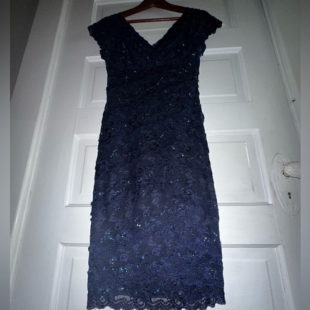MARINA Dress Blue Sequin Lace V Neck Short Sleeve Bodycon Stretch Size 2 - Picture 4 of 12